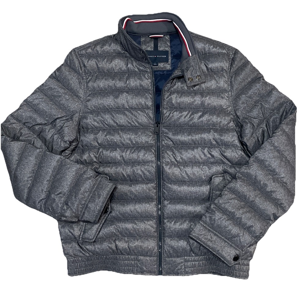 Tommy Hilfiger EUC Men's Down Quilted Medium Gray Long Sleeve Coat‎